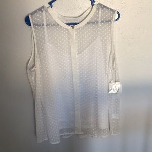 Liz Claiborne sleeveless top